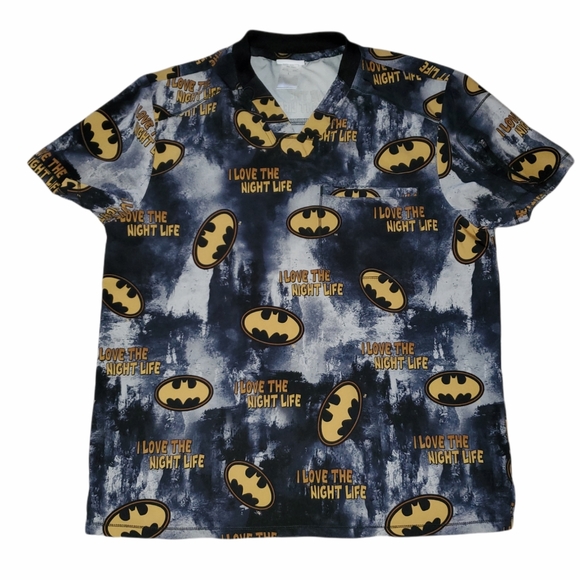 Men's DC "Batman" Scrub Top with V-Neck Neckline and Front Pocket 610 - Picture 1 of 6